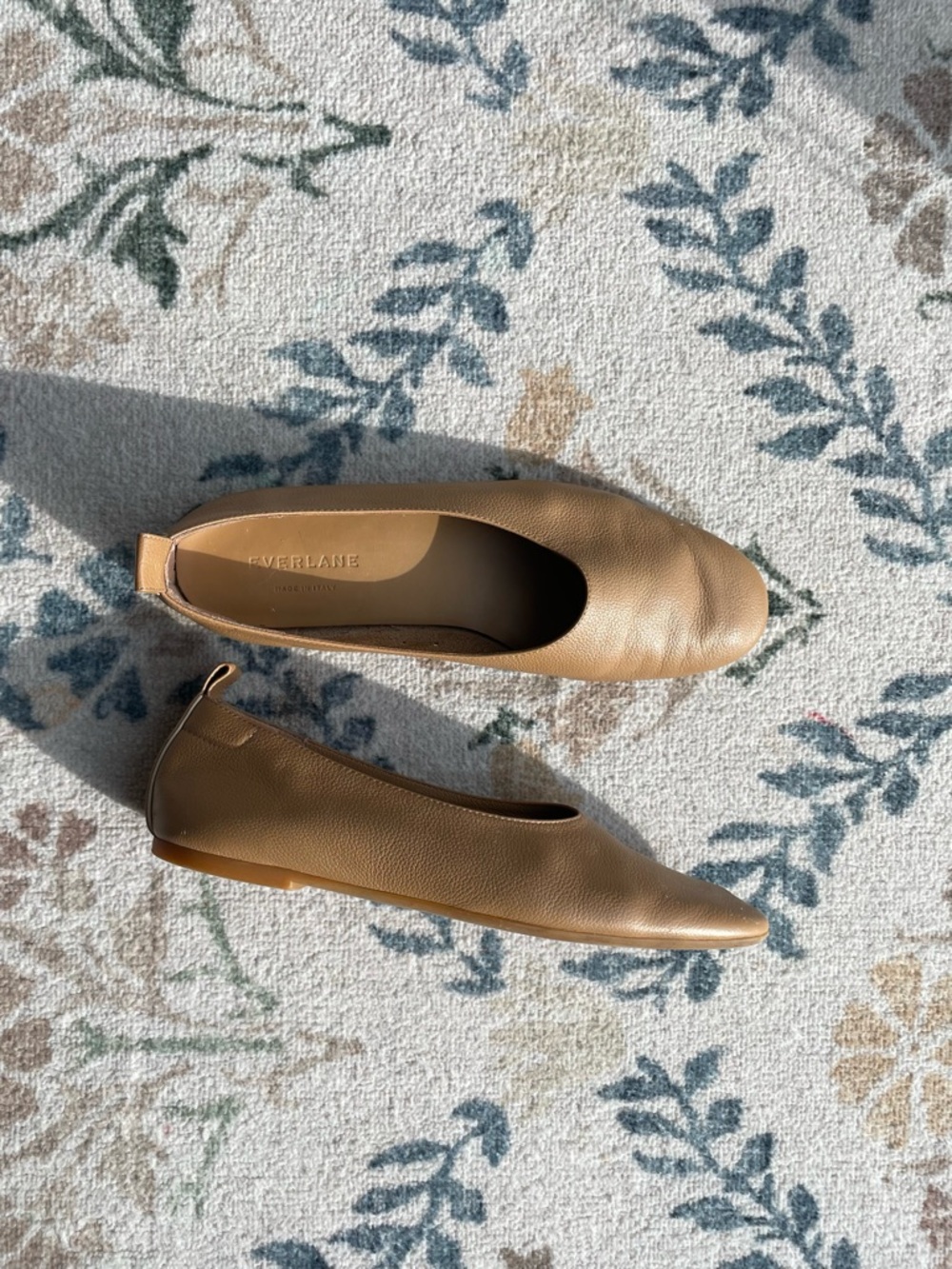 Everlane Women's Tan Leather Ballet Flats - Picture 2 of 2